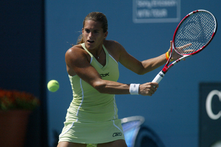 082306P 1 B Mauresmo