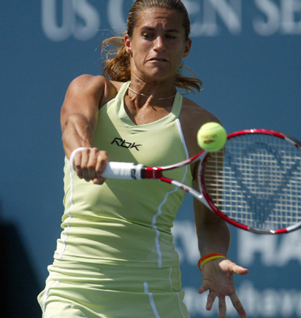 082306P 1 C Mauresmo